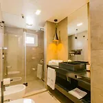 Πανσιόν Bairro Alto Music 3*